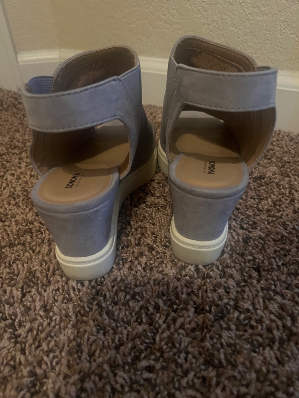 Perforated Open-Toe Wedge Sneakers in Light Gray - Picture 3 of 6